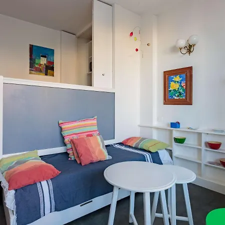 Apartment Studio Biarritz, 1 Piece, 2 Personnes - Fr-1-3-379 Biarritz